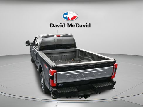 Used 2025 Ford F250 Platinum w/ Platinum Plus Package image 18
