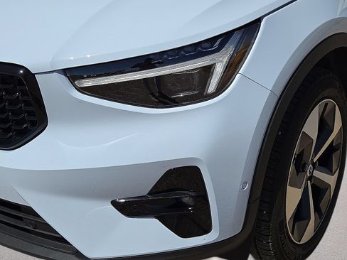 Used 2026 Volvo XC40 B5 Plus AWD/4WD image 10