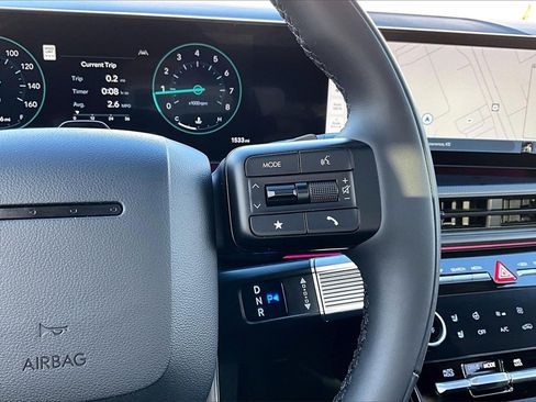 Used 2025 Hyundai Santa Fe Calligraphy image 19