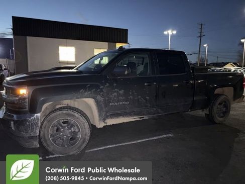Used 2018 Chevrolet Silverado 1500 LT w/ All Star Edition image 9