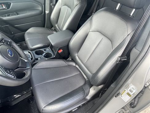 Used 2025 Subaru Forester Limited AWD/4WD image 27