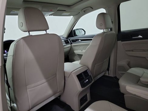 Used 2021 Volkswagen Atlas SE image 16