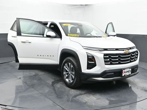 Used 2025 Chevrolet Equinox LT image 50