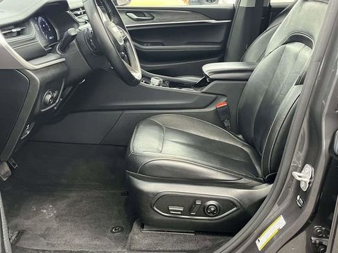 Used 2021 Jeep Grand Cherokee L Limited image 13