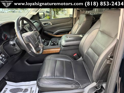 Used 2020 GMC Yukon Denali w/ Denali Ultimate Package image 24