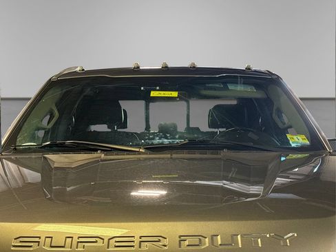 Certified 2021 Ford F350 Lariat w/ Lariat Ultimate Package AWD/4WD image 17