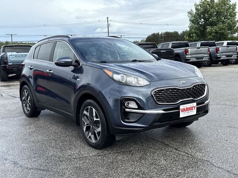 Used 2022 Kia Sportage EX image 3