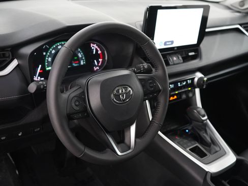 Used 2025 Toyota RAV4 XLE Premium w/ Weather Package AWD/4WD image 22