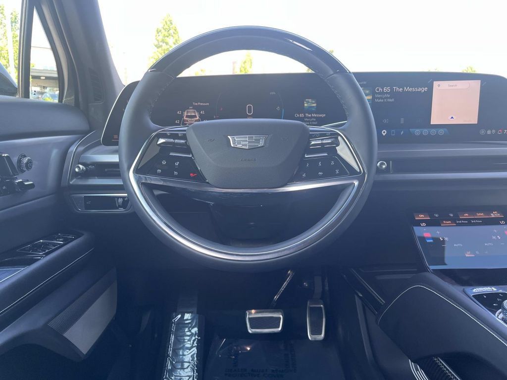 Certified 2026 Cadillac Vistiq Sport w/ LPO, Floor Liner Package AWD/4WD image 15