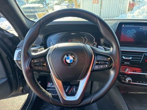 Used 2020 BMW 530e w/ Convenience Package image 14