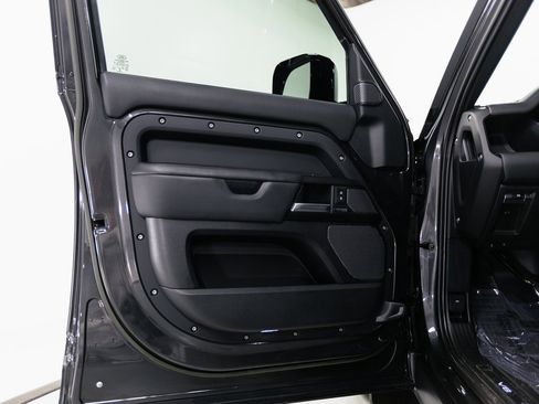 Used 2023 Land Rover Defender 110 Carpathian Edition image 5