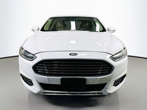 Used 2014 Ford Fusion SE image 4