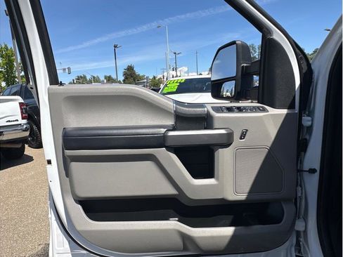 Used 2018 Ford F250 XLT w/ XLT Value Package AWD/4WD image 15