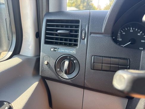 Used 2014 Mercedes-Benz Sprinter 3500 image 23