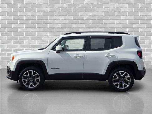 Used 2018 Jeep Renegade Latitude w/ Trailer Tow Group AWD/4WD image 2