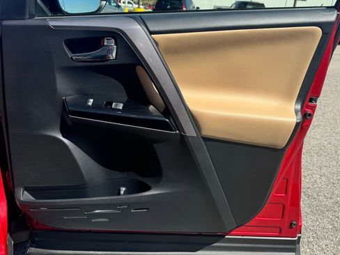 Used 2016 Toyota RAV4 Limited image 21