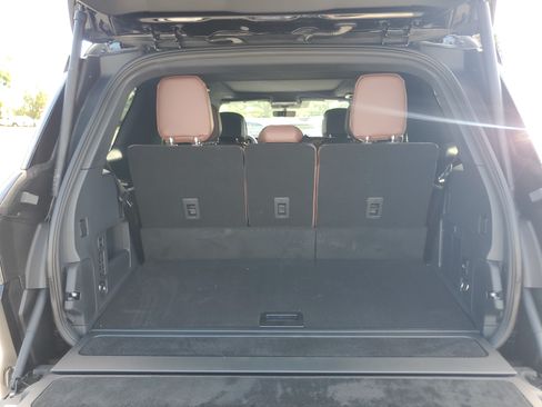 New 2026 Lincoln Navigator Reserve AWD/4WD image 31