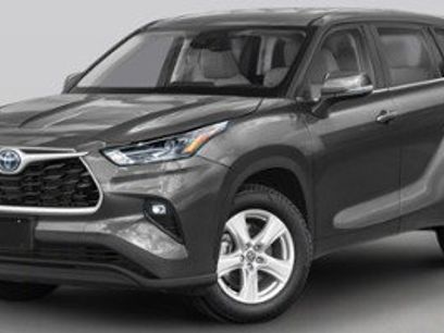 Used 2024 Toyota Highlander LE