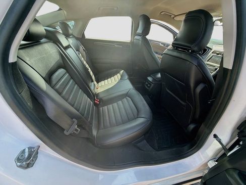 Used 2015 Ford Fusion SE w/ Equipment Group 202A FWD image 28