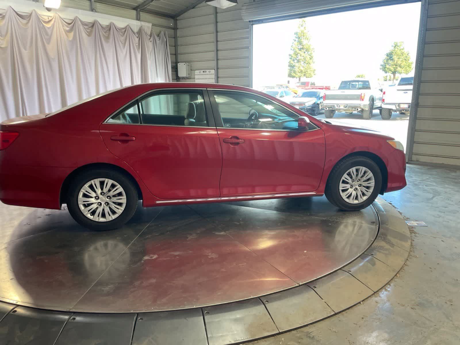 Used 2012 Toyota Camry LE FWD image 5