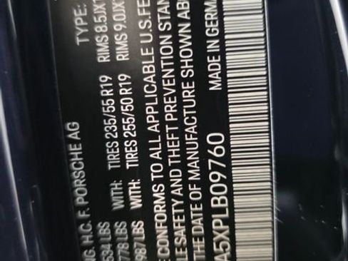 Used 2023 Porsche Macan AWD/4WD image 37