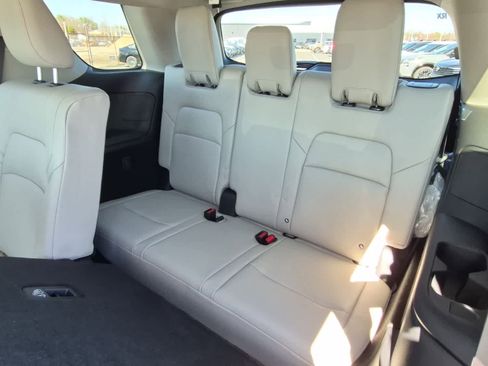 New 2026 Nissan Pathfinder SL image 7