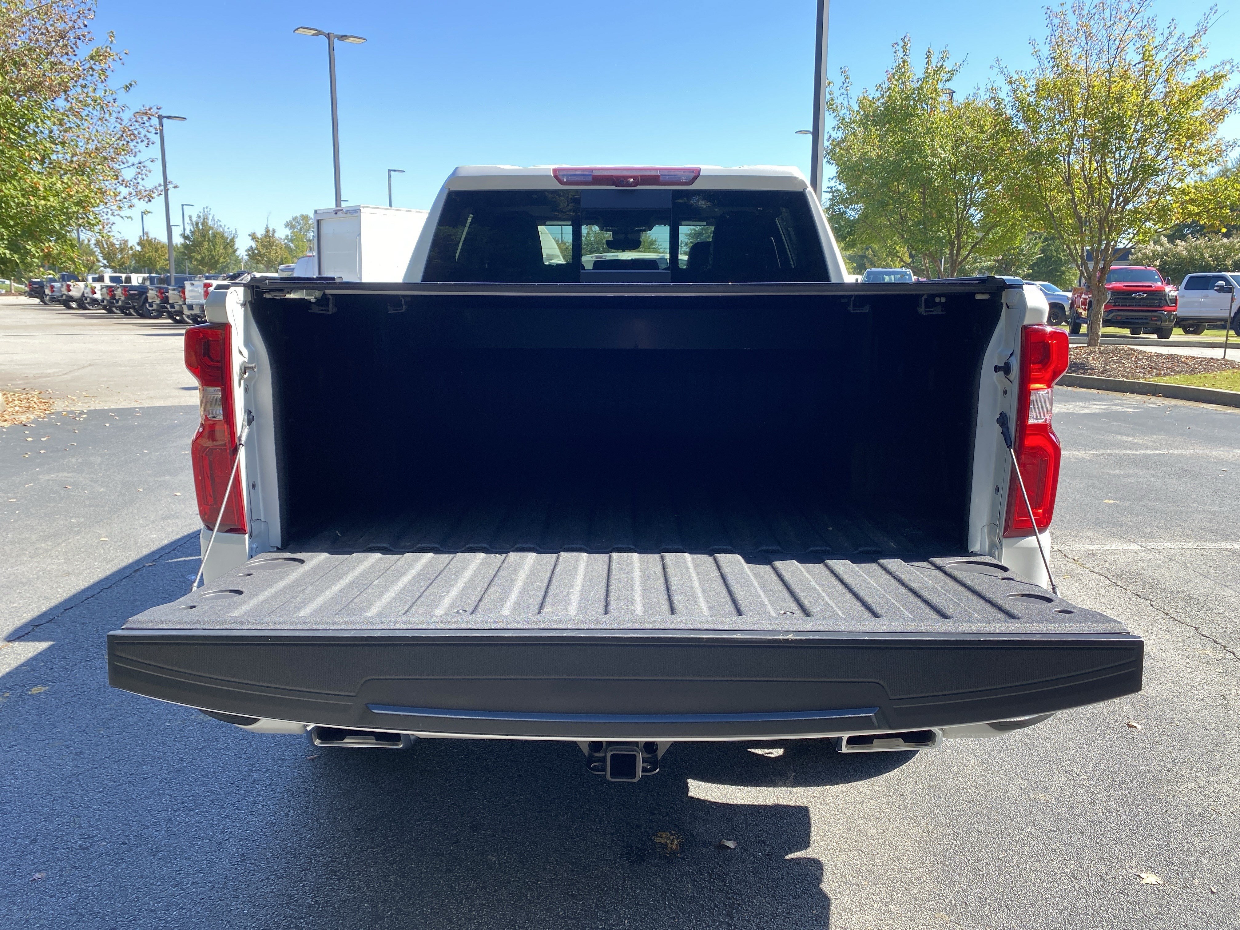 Used 2023 Chevrolet Silverado 1500 High Country w/ High Country Premium Package AWD/4WD image 11
