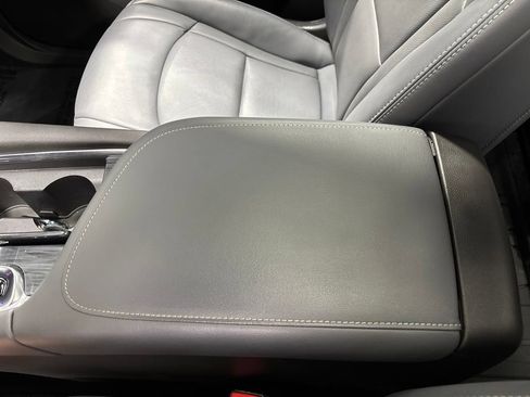 Used 2023 Buick Enclave Essence w/ Experience Buick Package AWD/4WD image 39