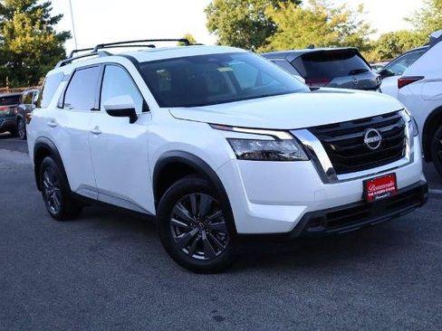 Certified 2025 Nissan Pathfinder SV w/ SV Premium Package FWD image 2