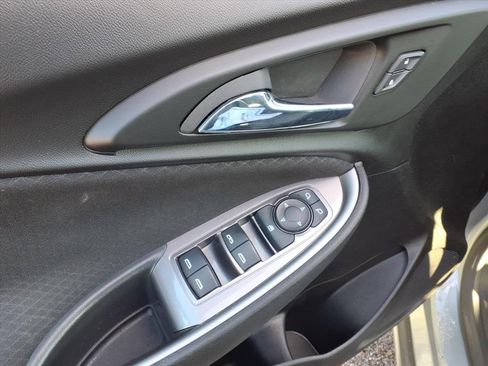Used 2023 Chevrolet Malibu LT image 22
