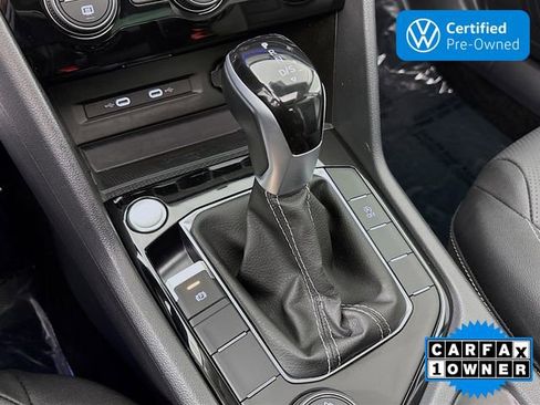 Certified 2024 Volkswagen Taos SEL AWD/4WD image 17