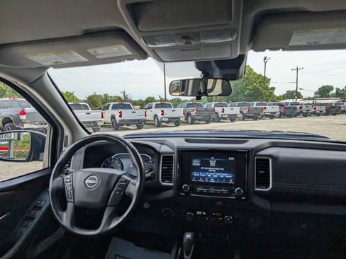 Used 2022 Nissan Frontier SV AWD/4WD image 19