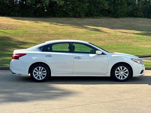 Used 2017 Nissan Altima 2.5 S w/ Power Driver Seat Package FWD image 8
