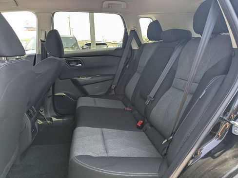 Used 2025 Nissan Rogue SV image 14