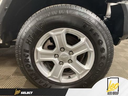 Used 2021 Jeep Wrangler Sport AWD/4WD image 21