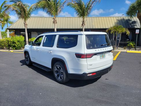 Used 2024 Jeep Wagoneer Series III image 8