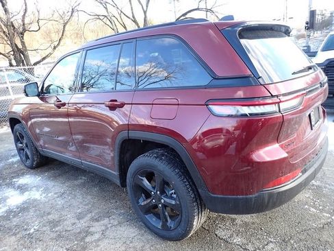 New 2025 Jeep Grand Cherokee Limited w/ Black Appearance Package image 3