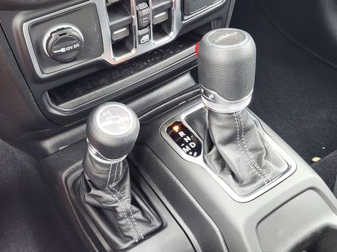 New 2026 Jeep Gladiator Sport AWD/4WD image 15