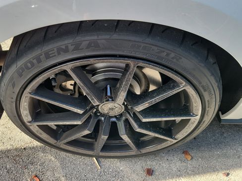 Used 2017 Ford Mustang GT Premium RWD image 6
