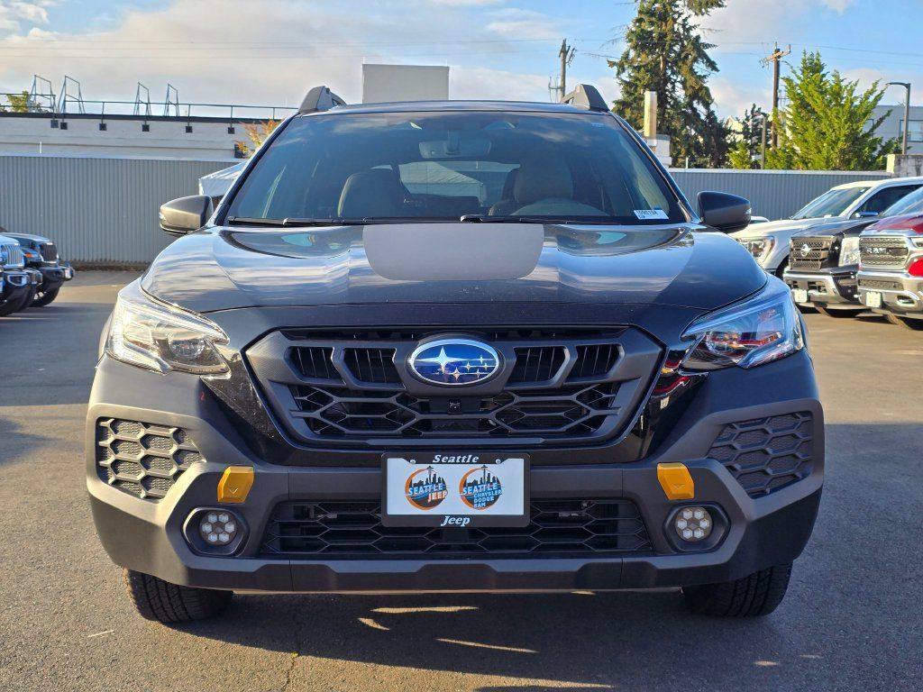 Used 2025 Subaru Outback Wilderness AWD/4WD image 2