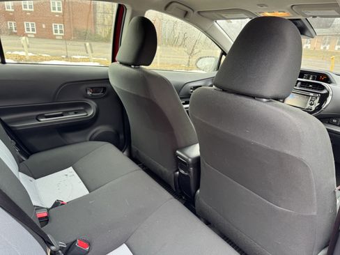 Used 2019 Toyota Prius C image 34