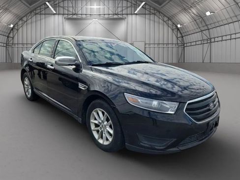 Used 2014 Ford Taurus SE image 2