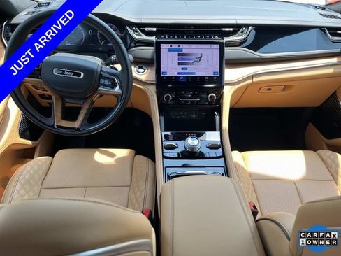 Used 2025 Jeep Grand Cherokee L Summit AWD/4WD image 16