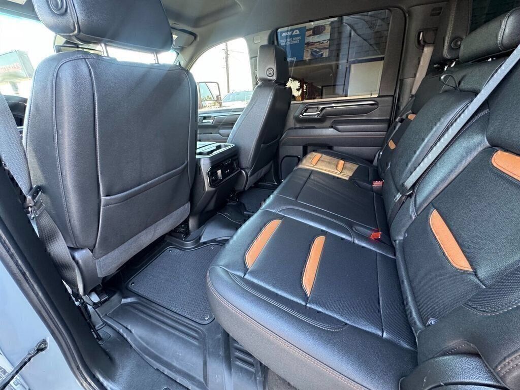 Used 2025 GMC Sierra 2500 AT4 AWD/4WD image 12