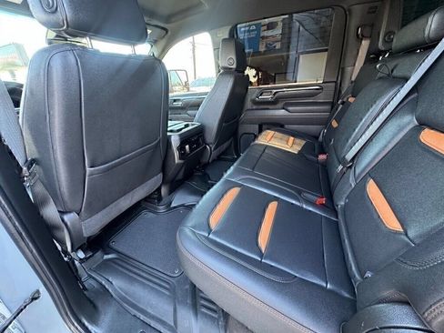 Used 2025 GMC Sierra 2500 AT4 AWD/4WD image 12