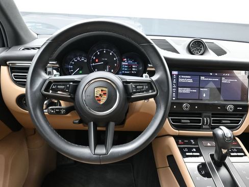 Certified 2023 Porsche Macan AWD/4WD image 20