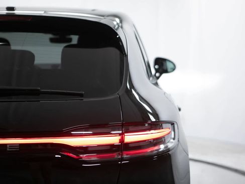 New 2026 Porsche Macan AWD/4WD image 21