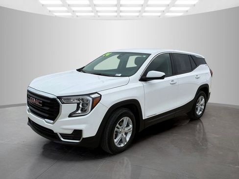 Used 2024 GMC Terrain SLE image 8