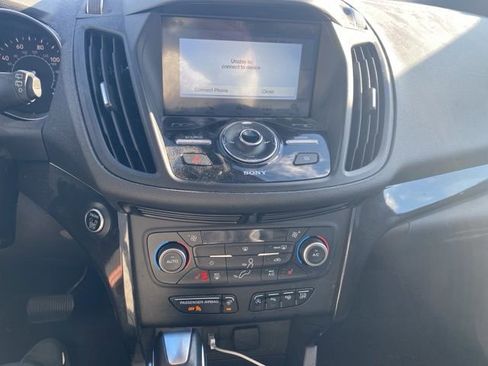 Used 2019 Ford Escape Titanium image 14