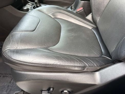 Used 2020 Jeep Cherokee Limited image 28